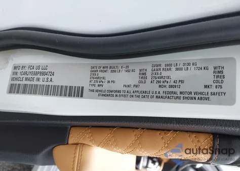 2023 Jeep Grand Cherokee 4Xe Summit z USA, uszkodzony, nr VIN 1C4RJYE68P8904724